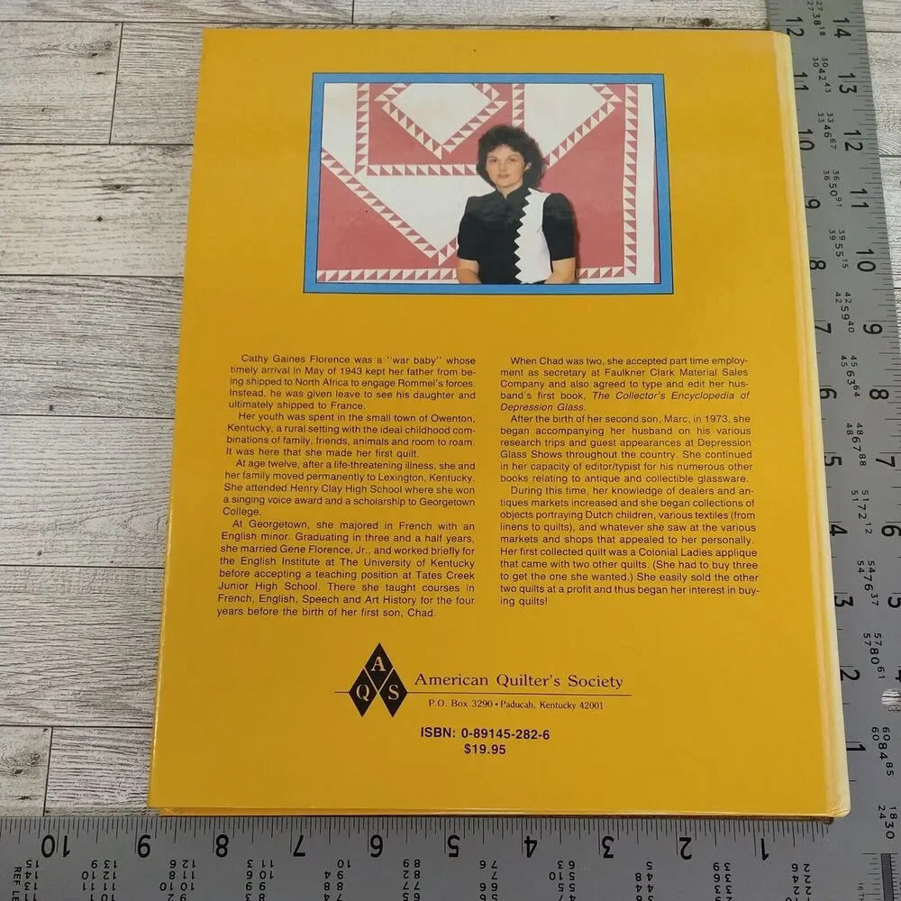 Collecting Quilts Investments‎ in America's Heritage 1985 HC AQS Craft Book